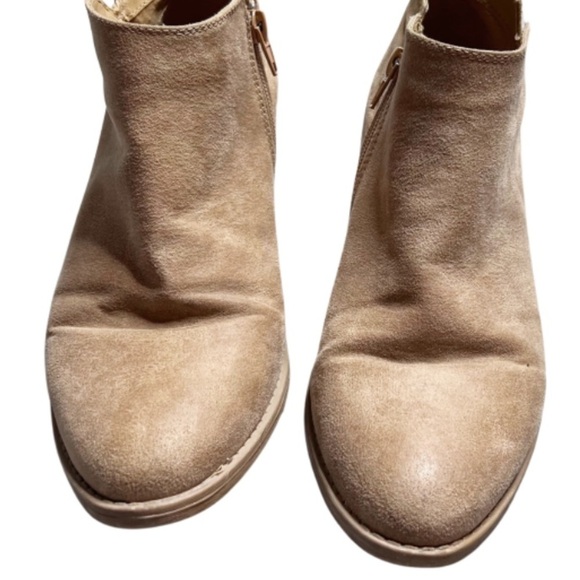 Qupid Women's Suede Chestnut Brown Beige Gold Accent Zip Up Ankle Boot Booties - Picture 14 of 16